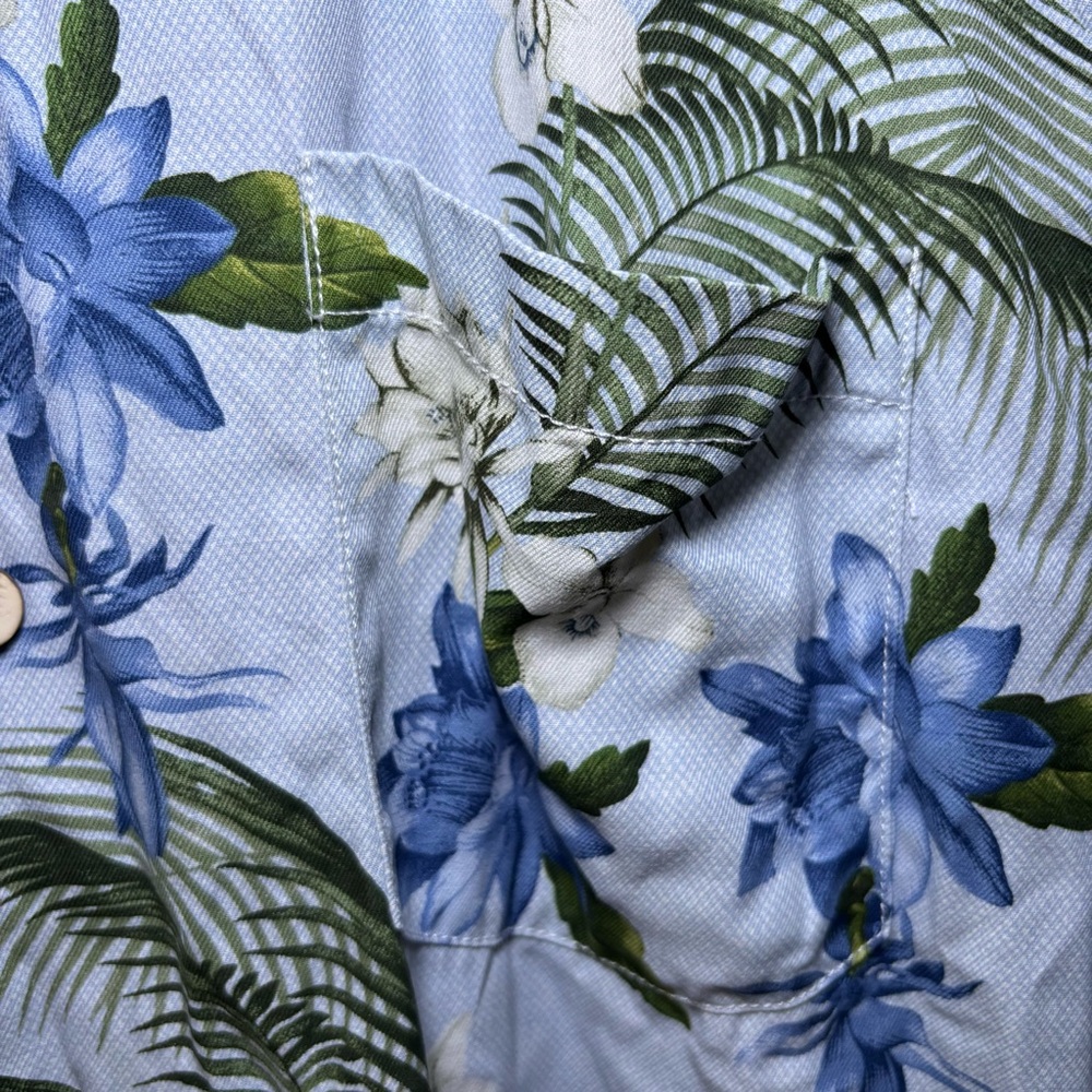 Tommy Bahama Men's XL 100% Silk Short Sleeve Hawaiian Floral Button-Up Shirt - Picture 9 of 16